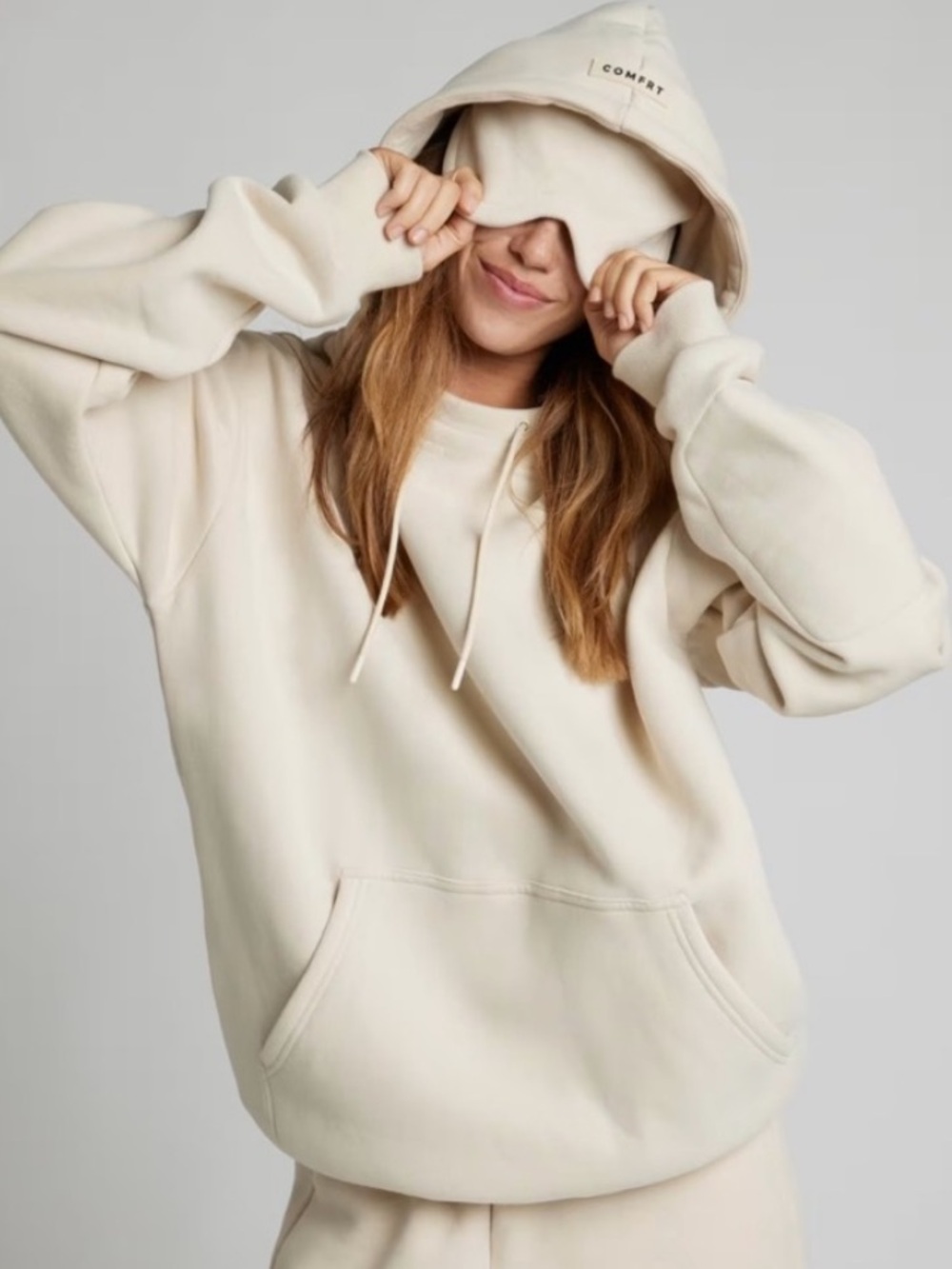 Comfrt Women’s Airport Mode Travel Hoodie and Jogger Set in Cream Size Medium